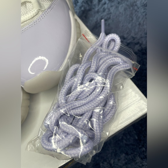 Air Jordan 11 Retro Low 'Pure Violet - Picture 11 of 12